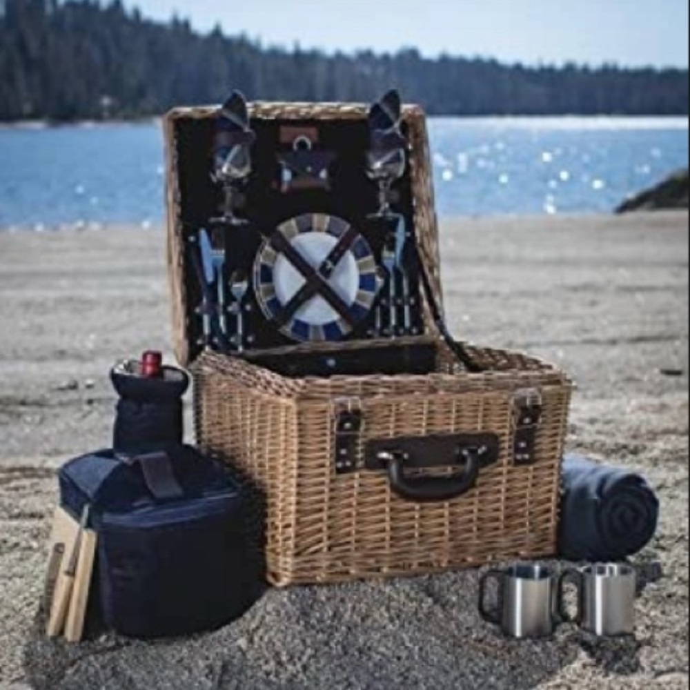 Romantic Canterbury Deluxe Wicker Picnic Basket Set For 2 NWOT